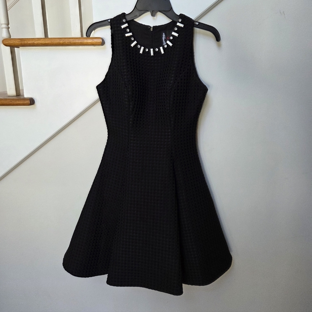Mac Duggal Black Textured Mini Dress Size 2
